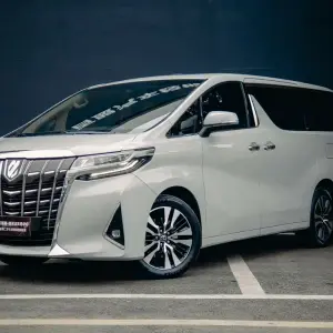 Toyota Alphard 2018 из Китая