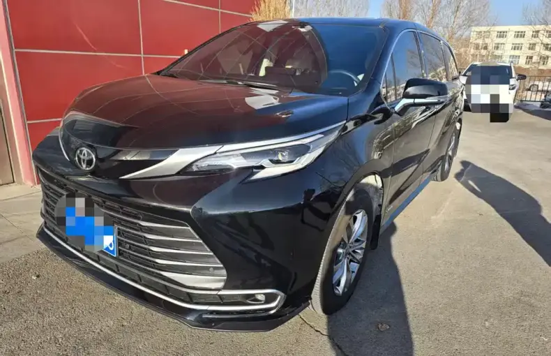 Toyota Sienna 2025 из Китая