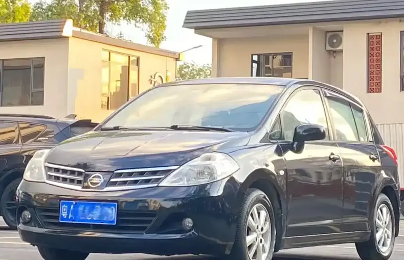 Nissan Tiida 2010 из Китая