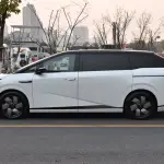 XPeng X9 2024 из Китая