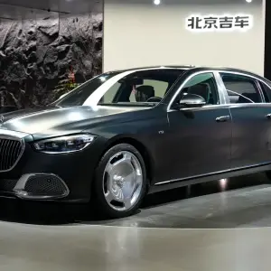 Mercedes-Benz S-Class 2023 из Китая