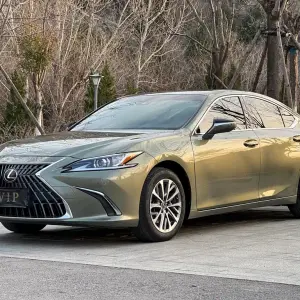 Lexus ES 2022 173 л.с. 173 л.с. из Китая