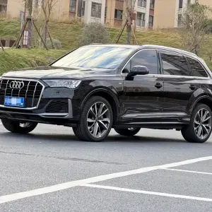 Audi Q7 2023 340 л.с. — лот 57249010 из Китая