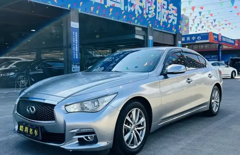 Infiniti Q50L 2017 из Китая
