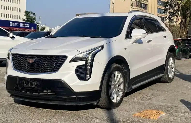 Cadillac XT4 2022 из Китая