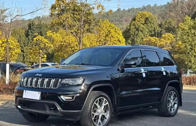 Jeep Grand Cherokee (Import) 2022 из Китая