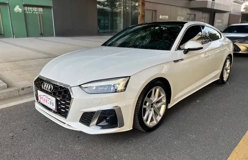 Audi A5 (Import) 2021 из Китая