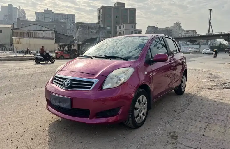 Toyota Yaris 2012 из Китая