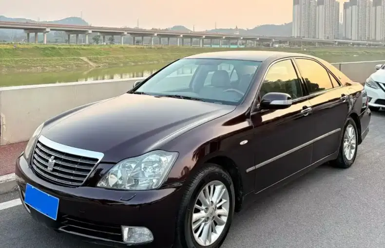 Toyota Crown 2006 из Китая