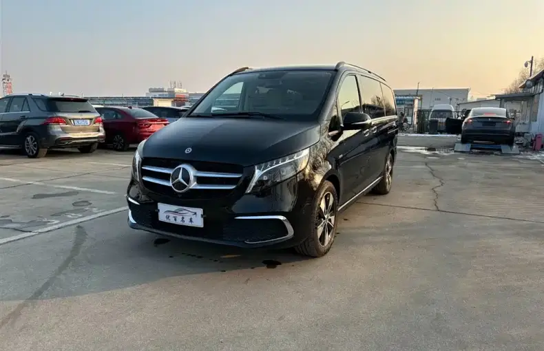 Mercedes-Benz V-Class 2023 из Китая