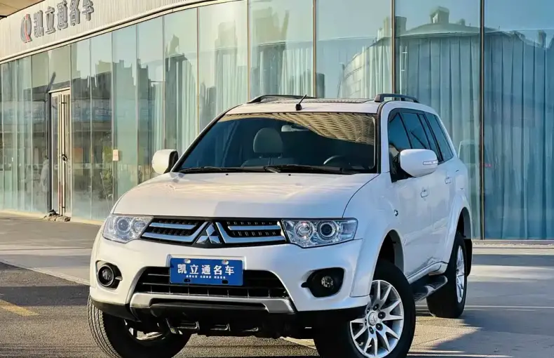 Mitsubishi Pajero Sport 2015 из Китая