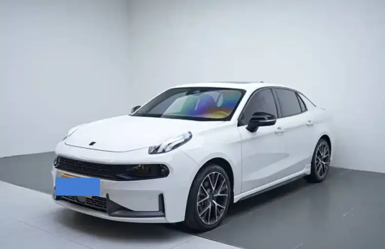 Lynk & Co 03 2020 из Китая