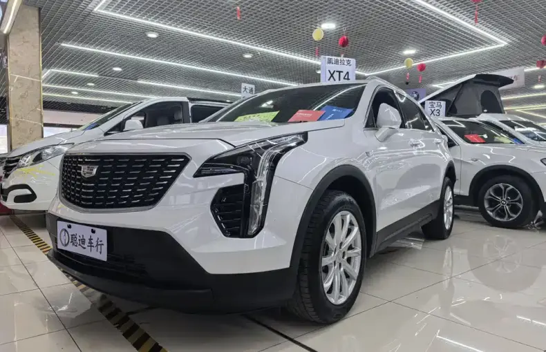 Cadillac XT4 2023 из Китая