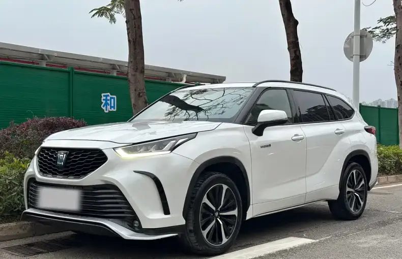 Toyota Crown Kluger 2024 из Китая