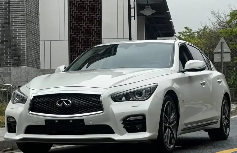 Infiniti Q50L 2017 из Китая