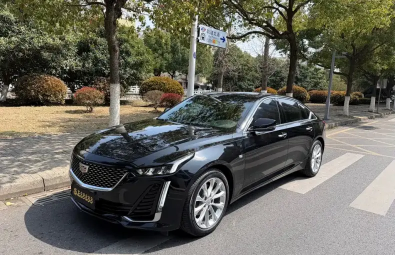 Cadillac CT5 2023 из Китая