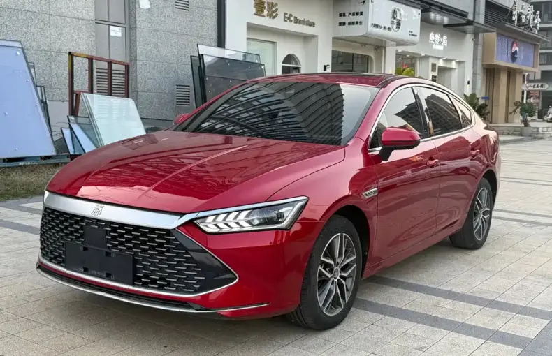 BYD Qin PLUS 2023 из Китая