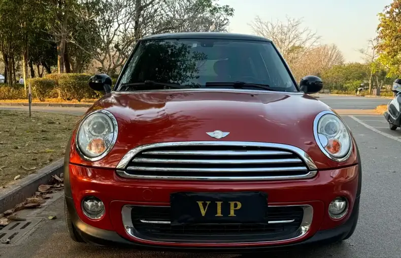 MINI Mini 2011 из Китая