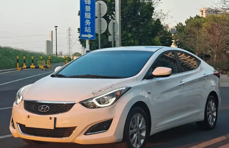 Hyundai Elantra Langdong 2017 из Китая