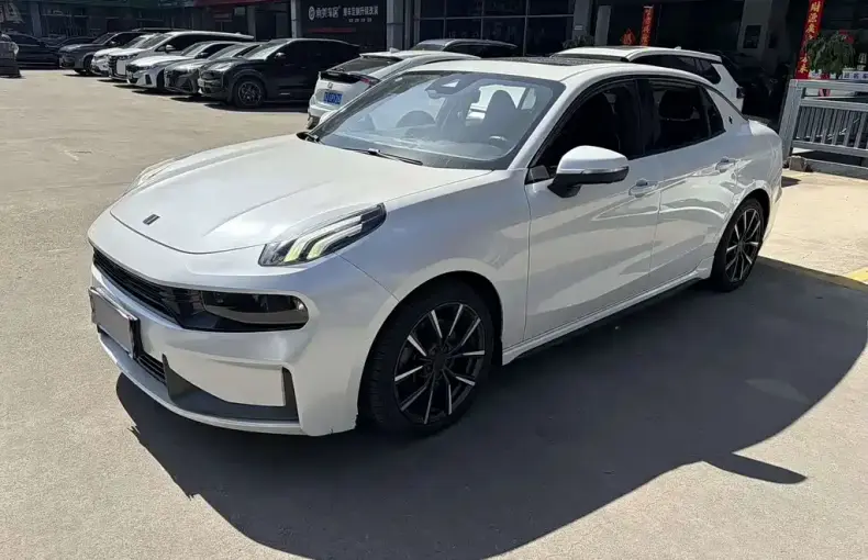 Lynk & Co 03 2020 из Китая