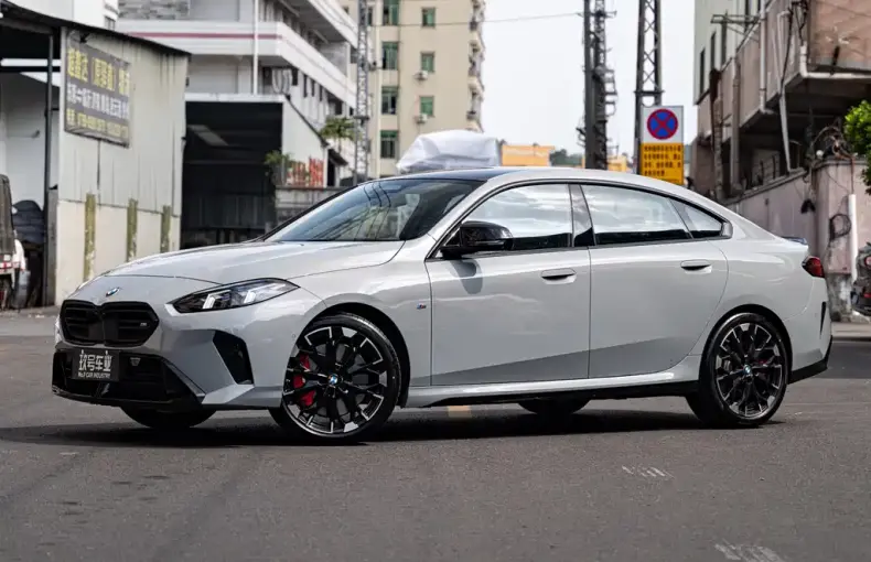 BMW M235L 2025 из Китая