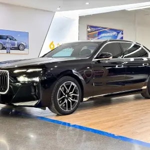 BMW 7 Series 2024 из Китая