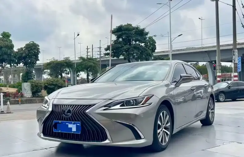 Lexus ES 2020 из Китая