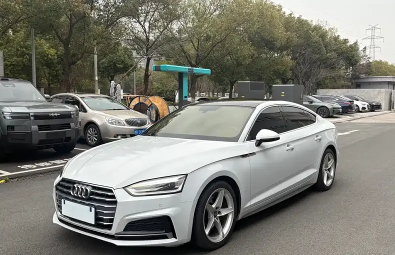 Audi A5 (Import) 2017 из Китая