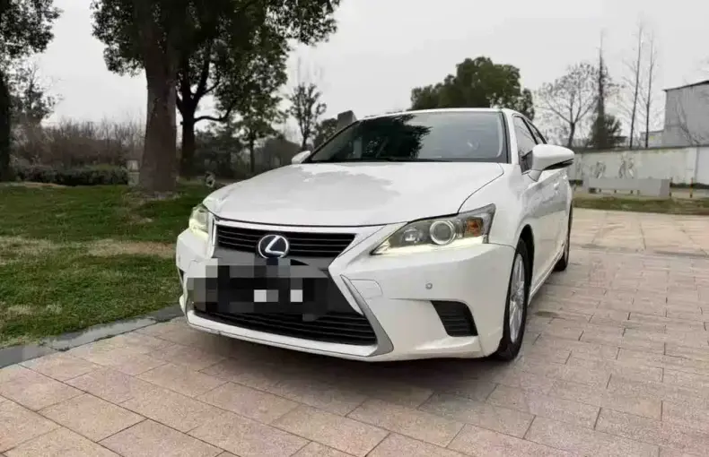 Lexus CT 2014 из Китая