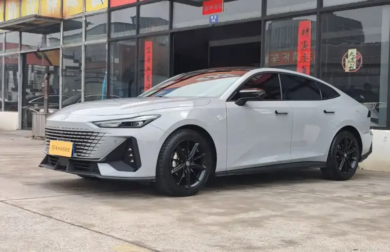 Changan UNI-V 2023 из Китая