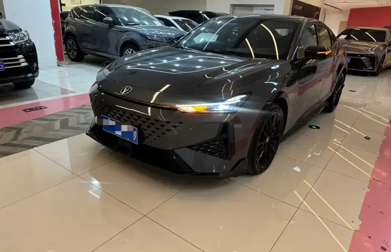 Changan UNI-V 2024 из Китая