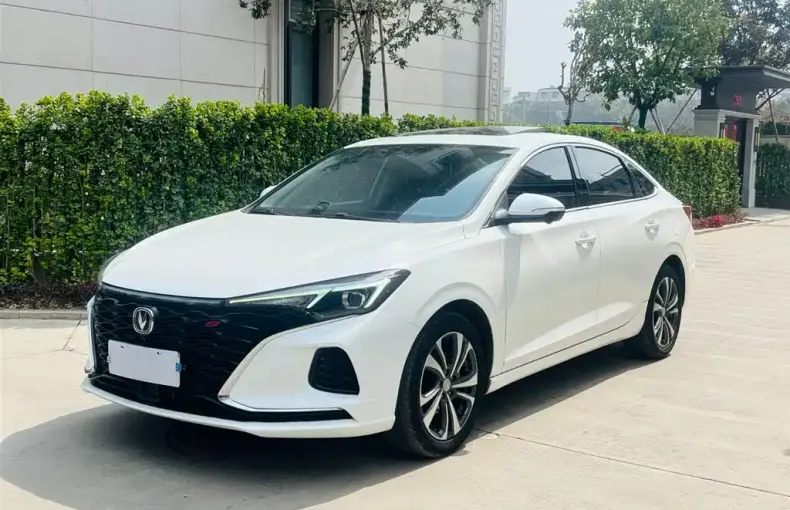 Changan Eado 2022 из Китая