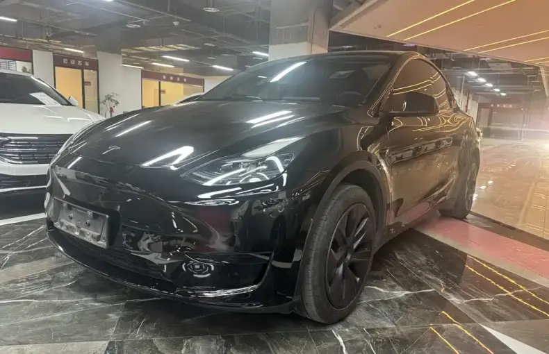 Tesla Model Y 2023 из Китая