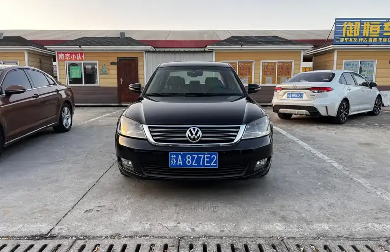 Volkswagen Passat Lingyu 2010 из Китая