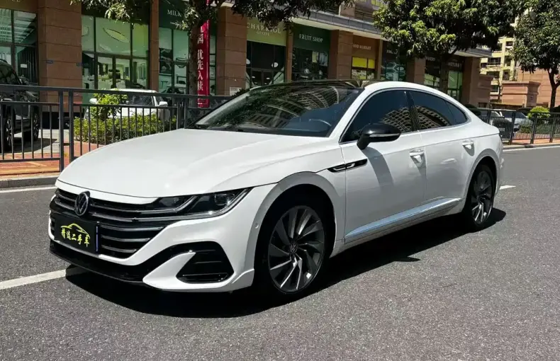 Volkswagen CC 2023 из Китая