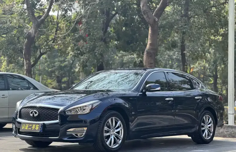 Infiniti Q70 2018 из Китая