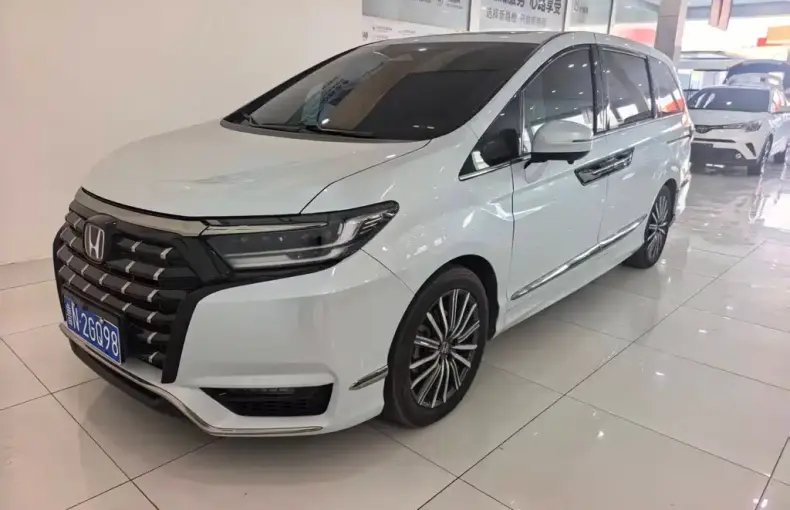 Honda Elysion 2024 из Китая
