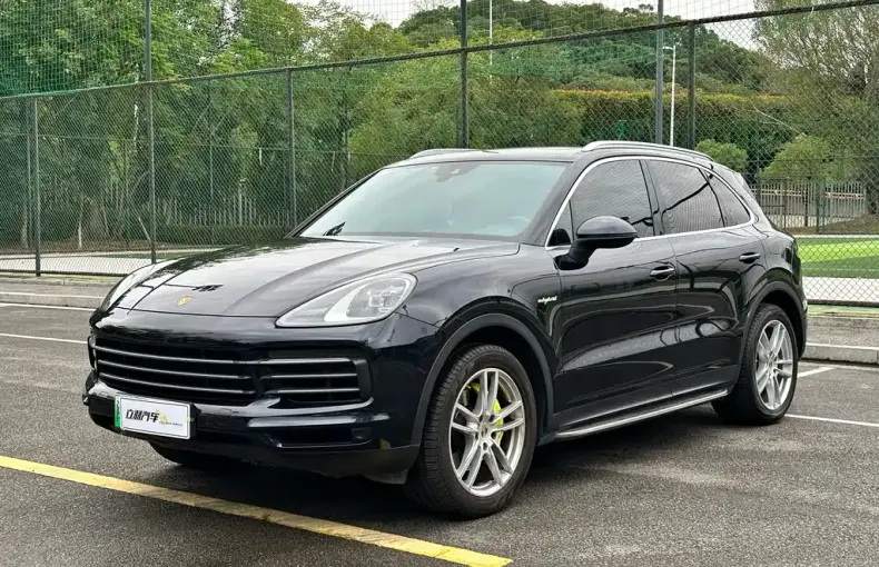 Porsche Cayenne Hybrid 2022 из Китая