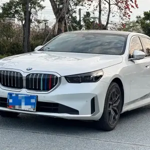 BMW 5 Series 2024 из Китая