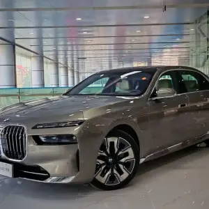 BMW i7 2022 из Китая
