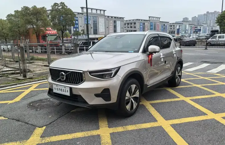 Volvo XC40 2024 из Китая