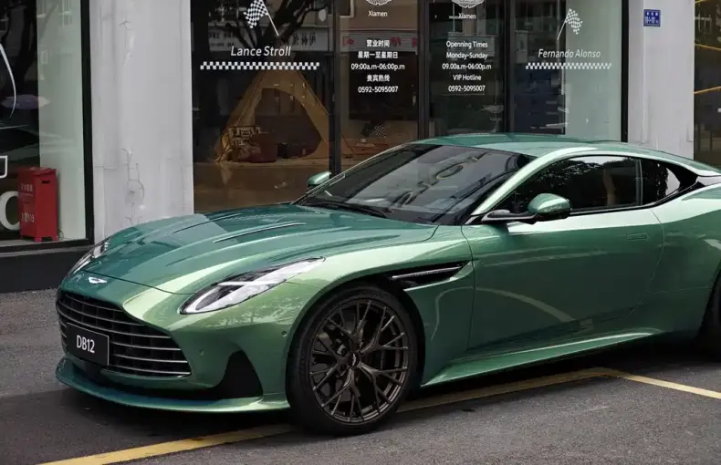 Aston Martin DB12 из Китая