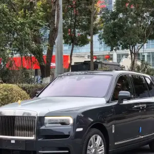 Rolls-Royce Cullinan 2023 из Китая