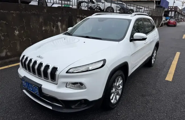 Jeep Cherokee 2018 из Китая