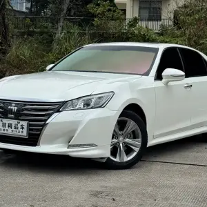 Toyota Crown 2015 из Китая