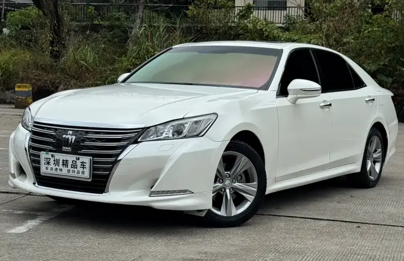 Toyota Crown 2015 из Китая