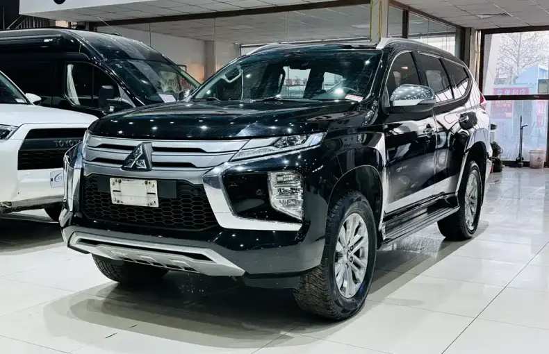 Mitsubishi Pajero Sport (Import) 2020 из Китая