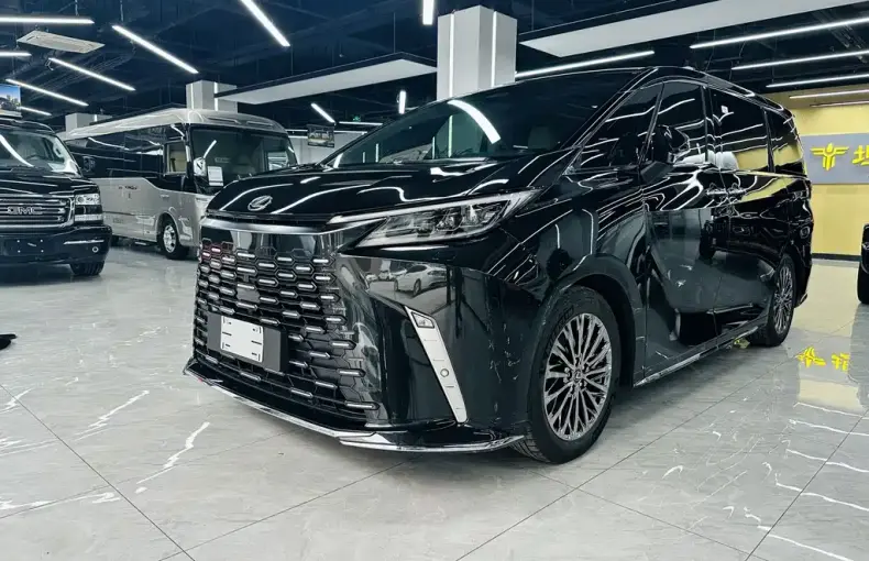 Lexus LM из Китая