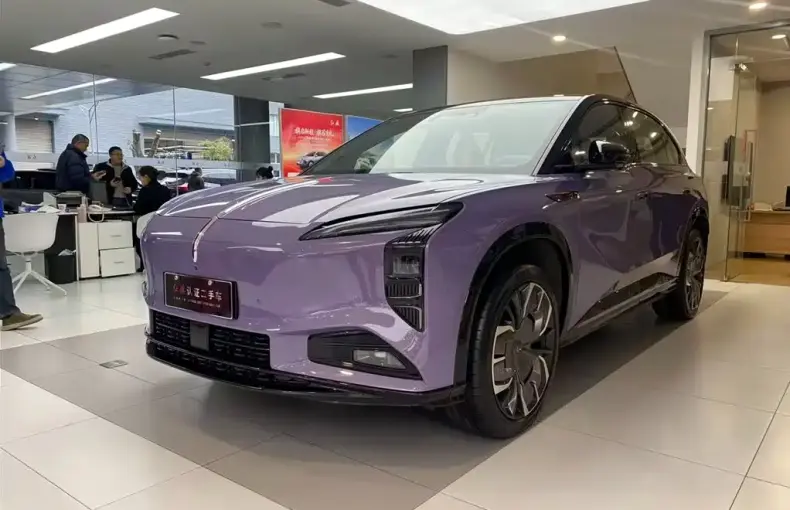 Hongqi Hongqi Tiangong 08 2025 из Китая