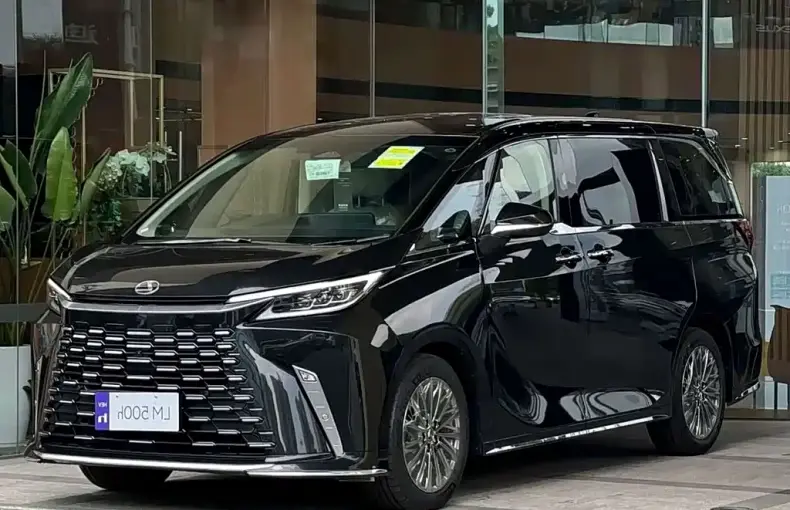 Lexus LM из Китая